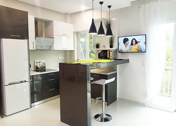 Luxury Apartment Next To The Sea Beach
